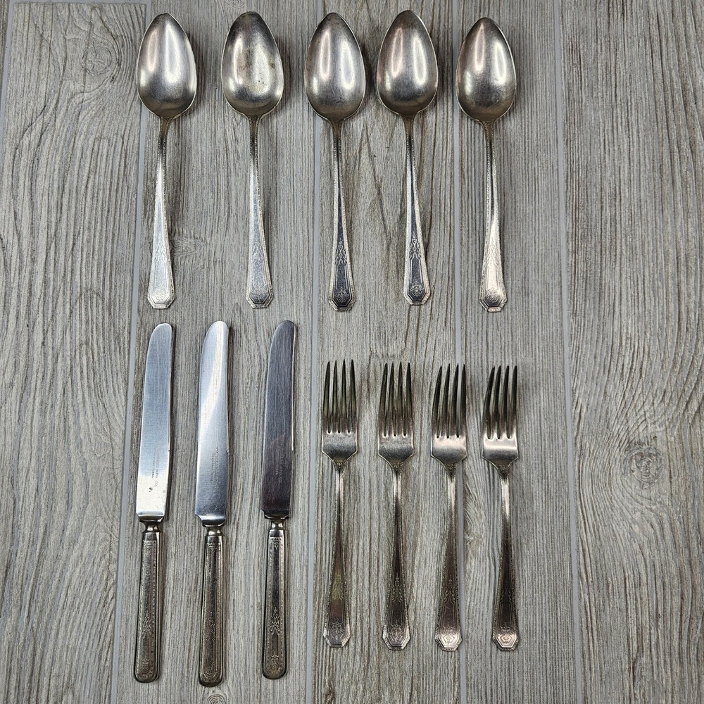 Wm Rogers Silver Anniversary AA Flatware Set 12 Pieces Spoons Forks Knives 1927